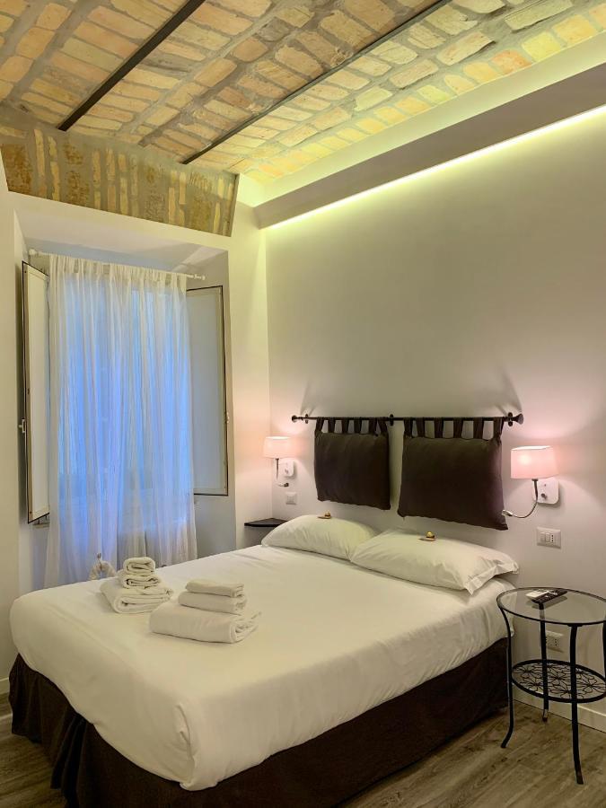 Luxury Rooms Near Colosseum ローマ エクステリア 写真