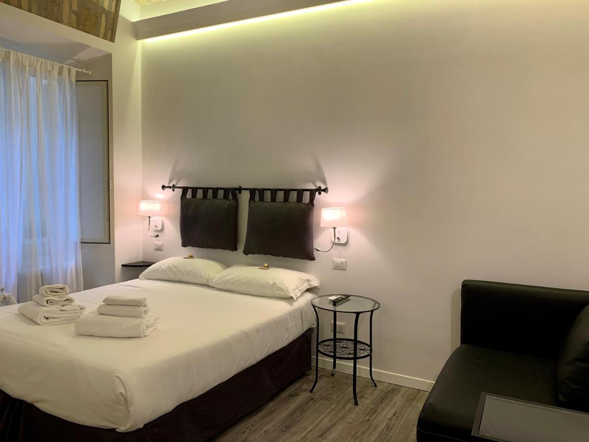 Luxury Rooms Near Colosseum ローマ エクステリア 写真