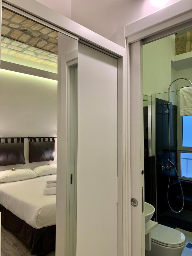 Luxury Rooms Near Colosseum ローマ エクステリア 写真
