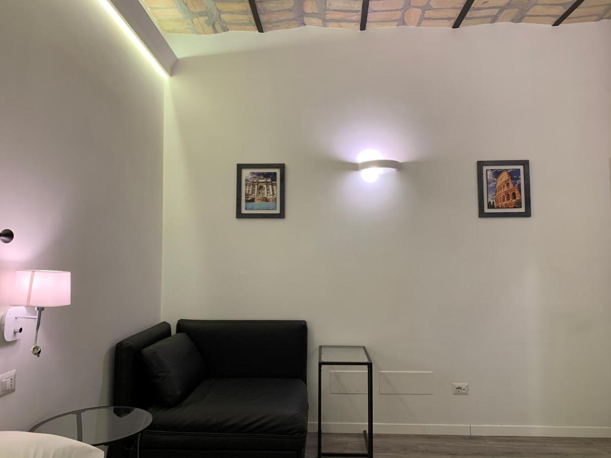 Luxury Rooms Near Colosseum ローマ エクステリア 写真