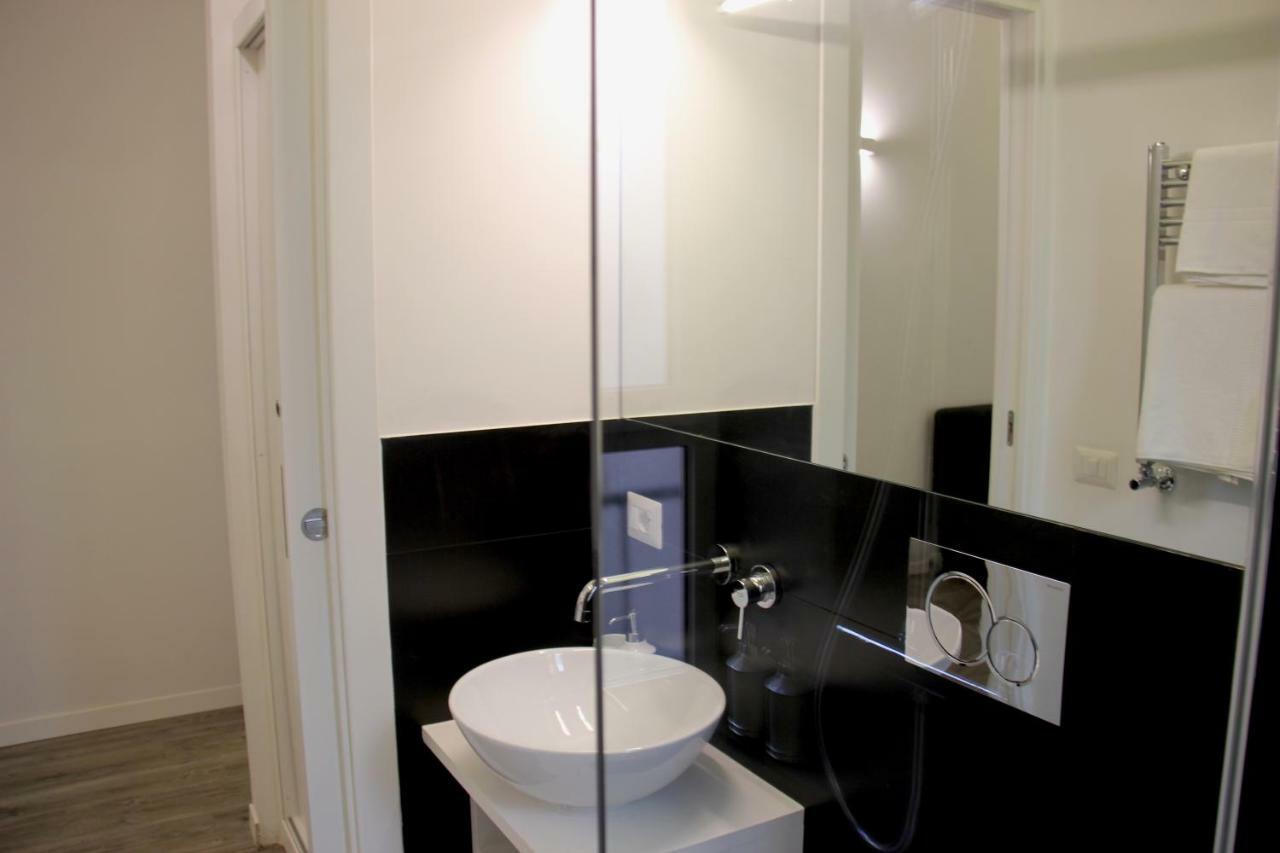 Luxury Rooms Near Colosseum ローマ エクステリア 写真