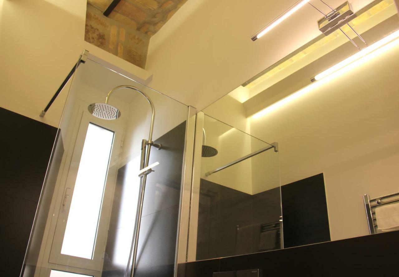 Luxury Rooms Near Colosseum ローマ エクステリア 写真