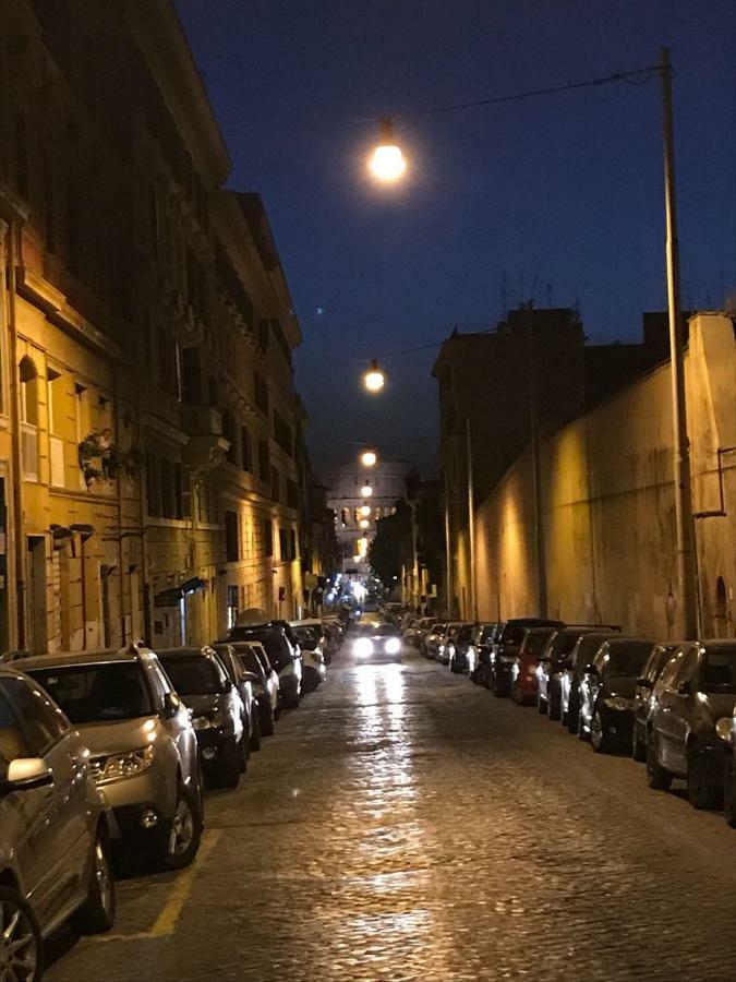 Luxury Rooms Near Colosseum ローマ エクステリア 写真
